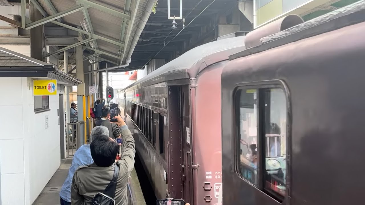 【旧型客車で運行されたSLパレオエクスプレス】熊谷駅到着《秩父鉄道》