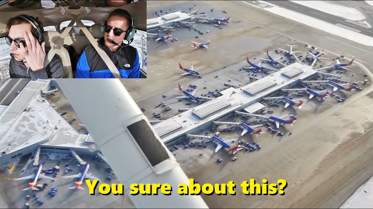 Полет на небольшой высоте над аэропортом Чикаго Мидуэй на самолете Cessna 172 (со звуком диспетче...