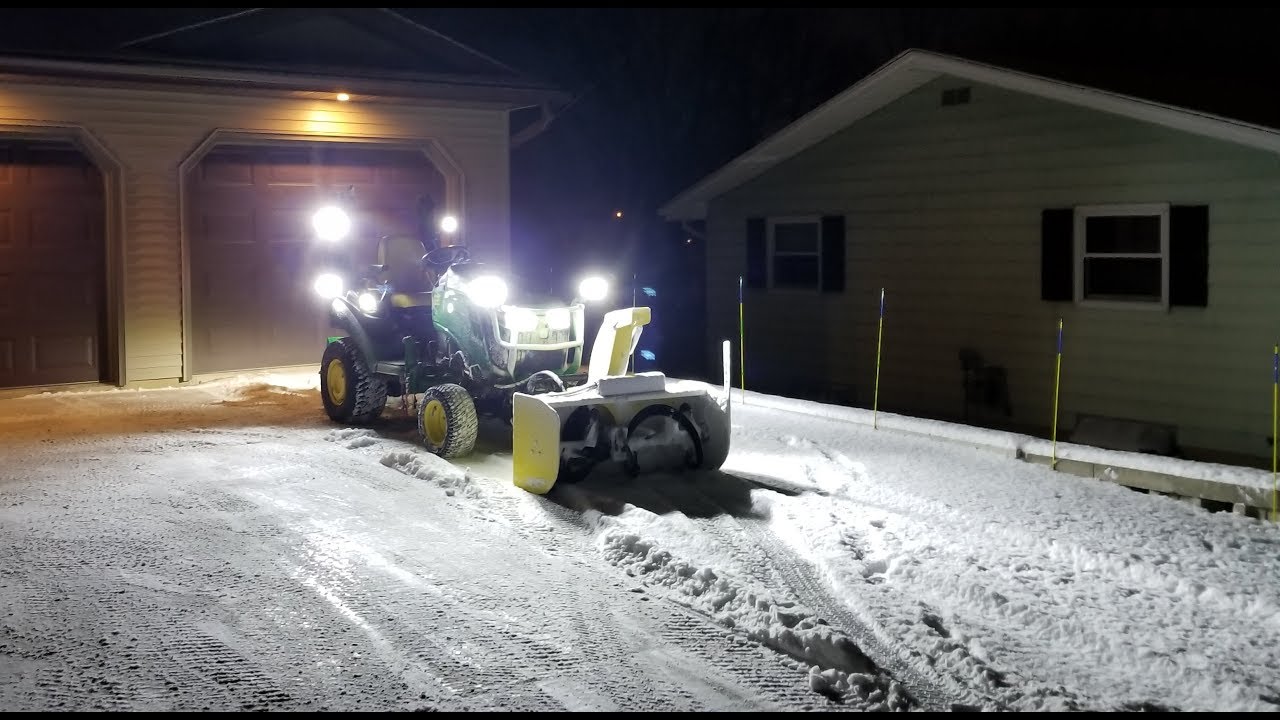 John Deere 1025R - Turning night into DAY!!!