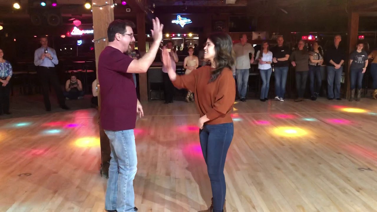 D’Amico Dance Two Step - Check Weave (EXPLAINED)