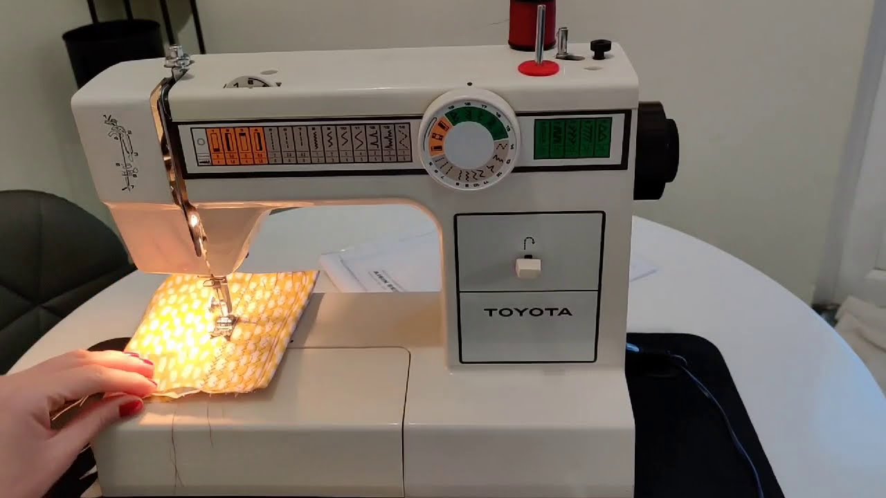 Toyota Model 2260 Straight, Zigzag, Embroidery / Decorative Stitch Sewing Machine