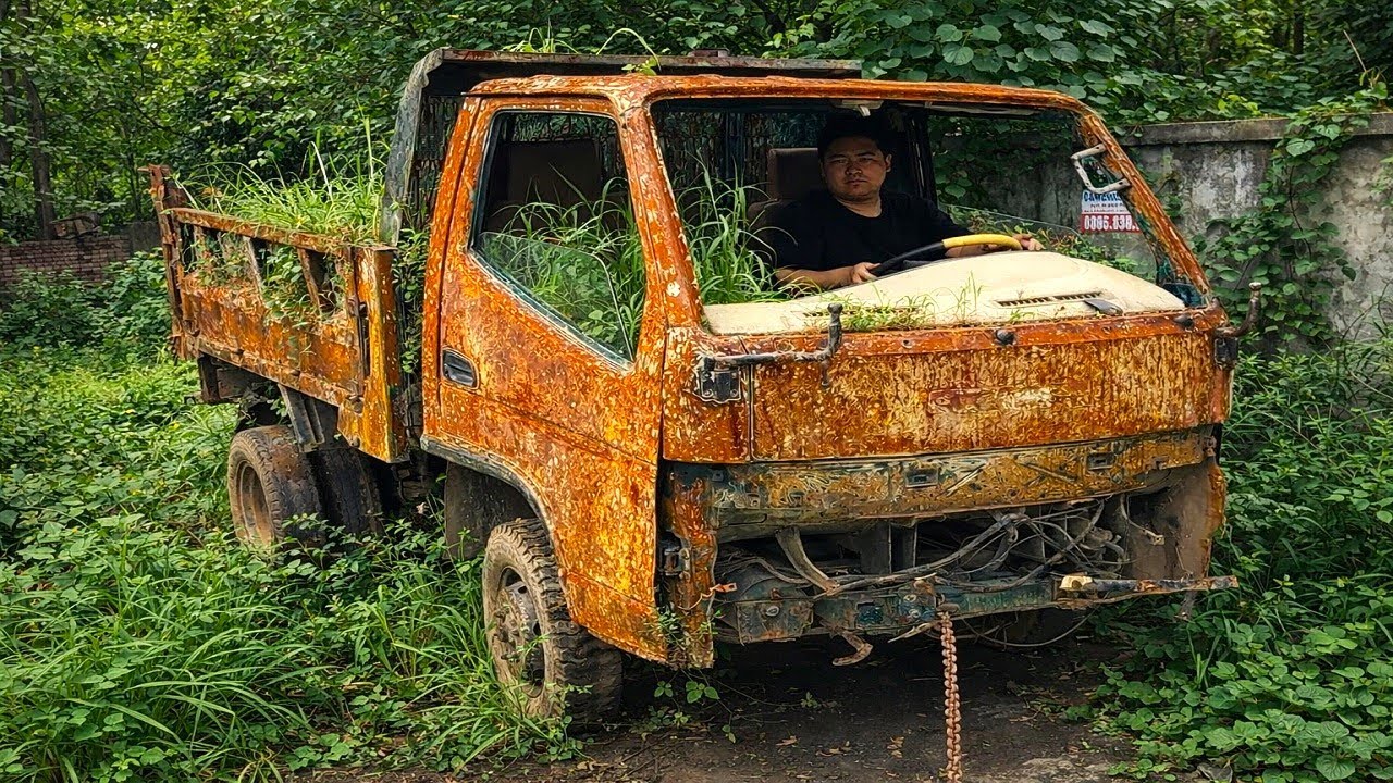 🛠️ Restoration a masterpiece: a dilapidated old dump truck - Rebuilding it completely from scratch.