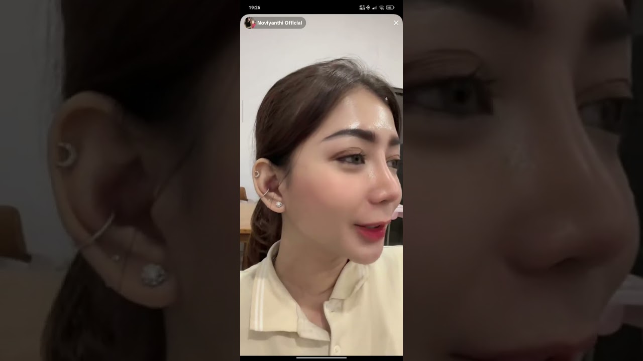 Cie2 aji gantinya desi tlp sayang2 n romantis bgt sma siapa tuh:) aji cerita smpe pada ngakak parah