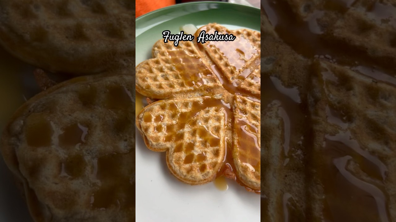 I tried Norwegian Waffle at Asakusa 