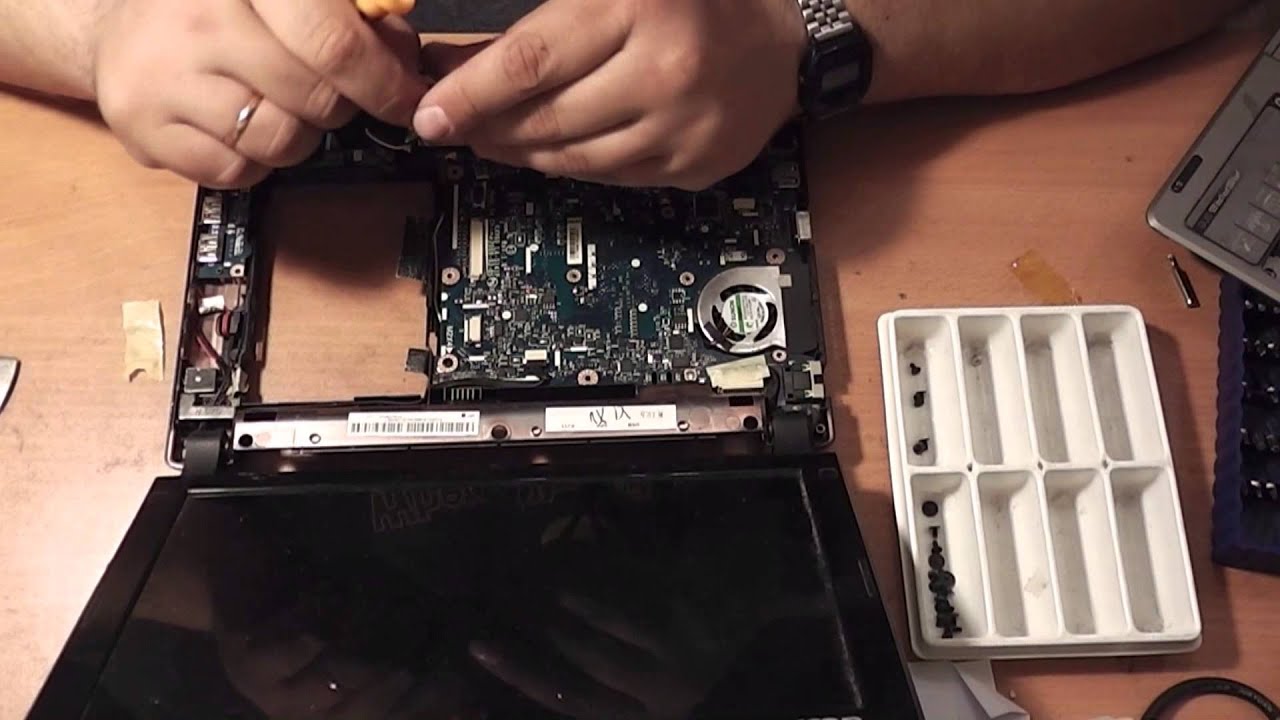 Принесли на ремонт нетбук Acer Часть 1 Разборка