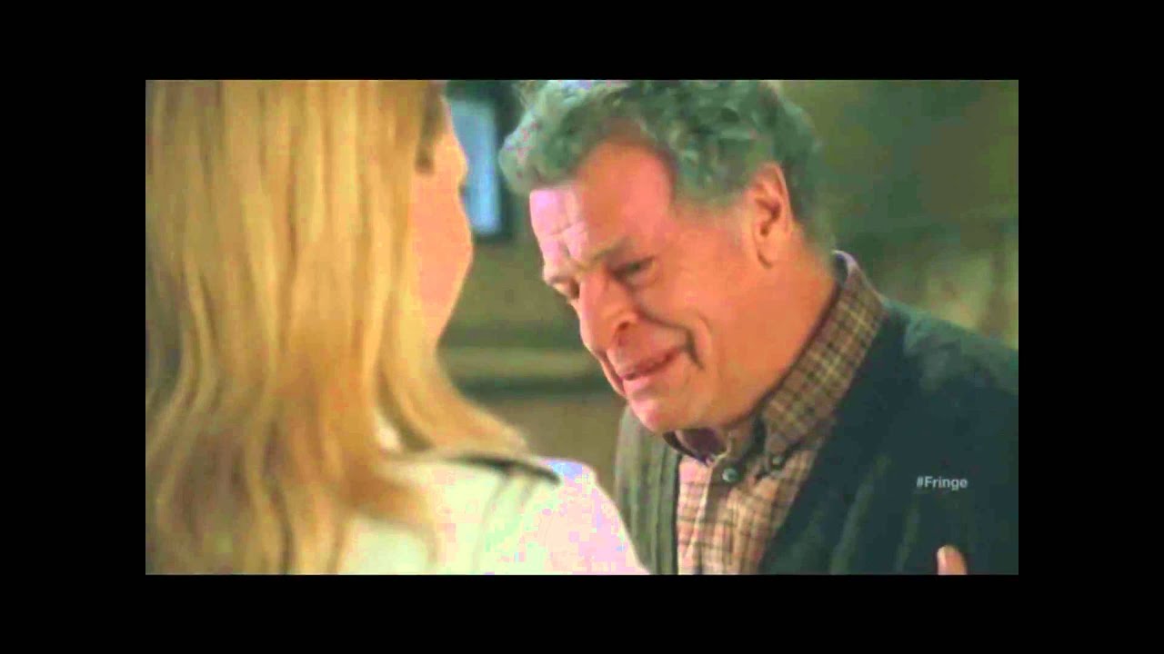 Fringe 3x22 - Walter and Olivia hug