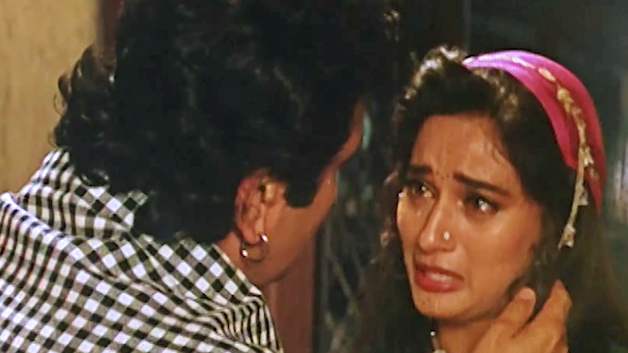 हवेली के राजा की हैवानियत, लड़की की इज़्ज़त लूटने की कोशिश - Madhuri Dixit ज़बरदस्त सीन - Sahiban