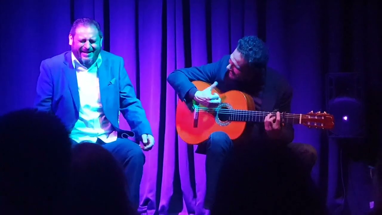 El Barullo por malagueñas con la guitarra de Diego del Morao. Ole!!