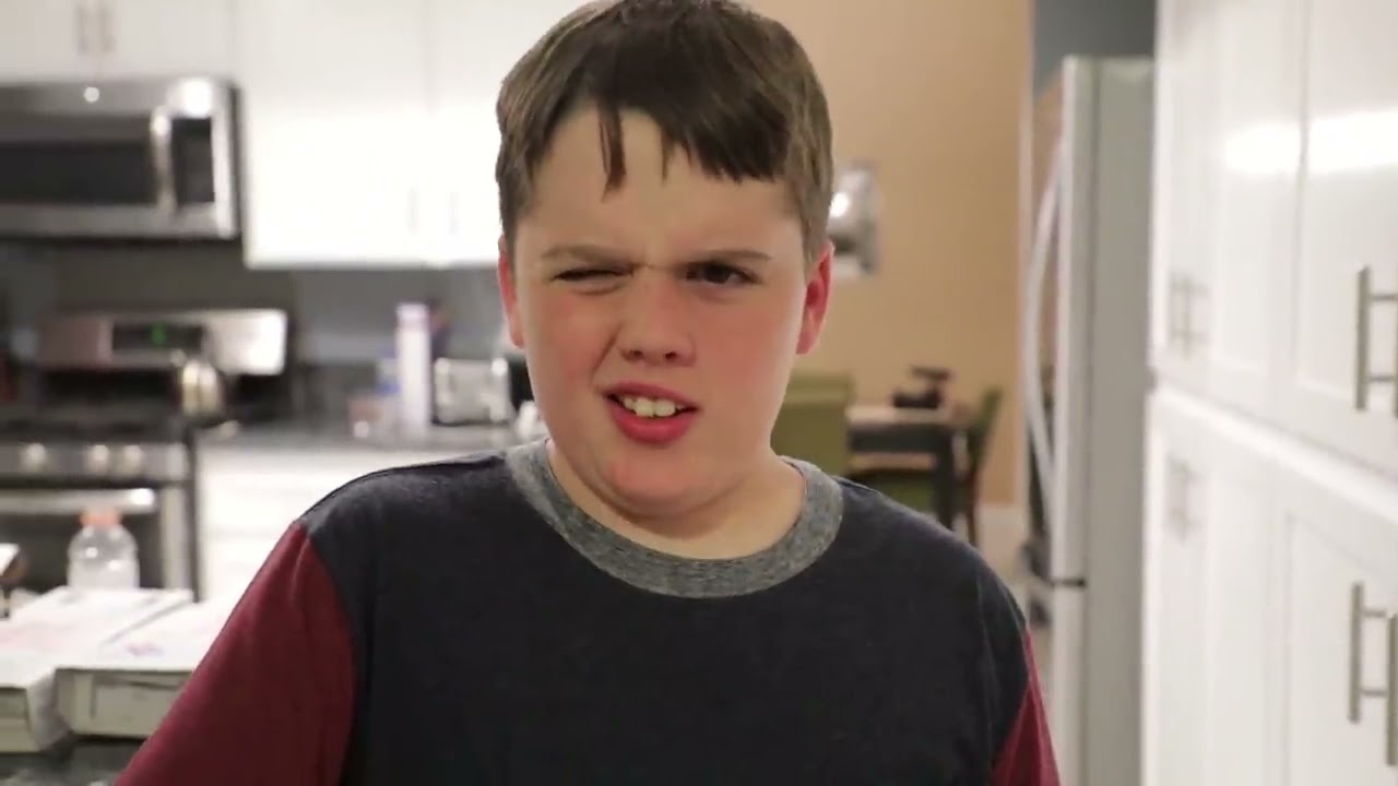 Twin Toys! Nerf Blaster Challenge Extreme Toys TV Sneak Attack Squad takes on Twin Toys! Payback Tim