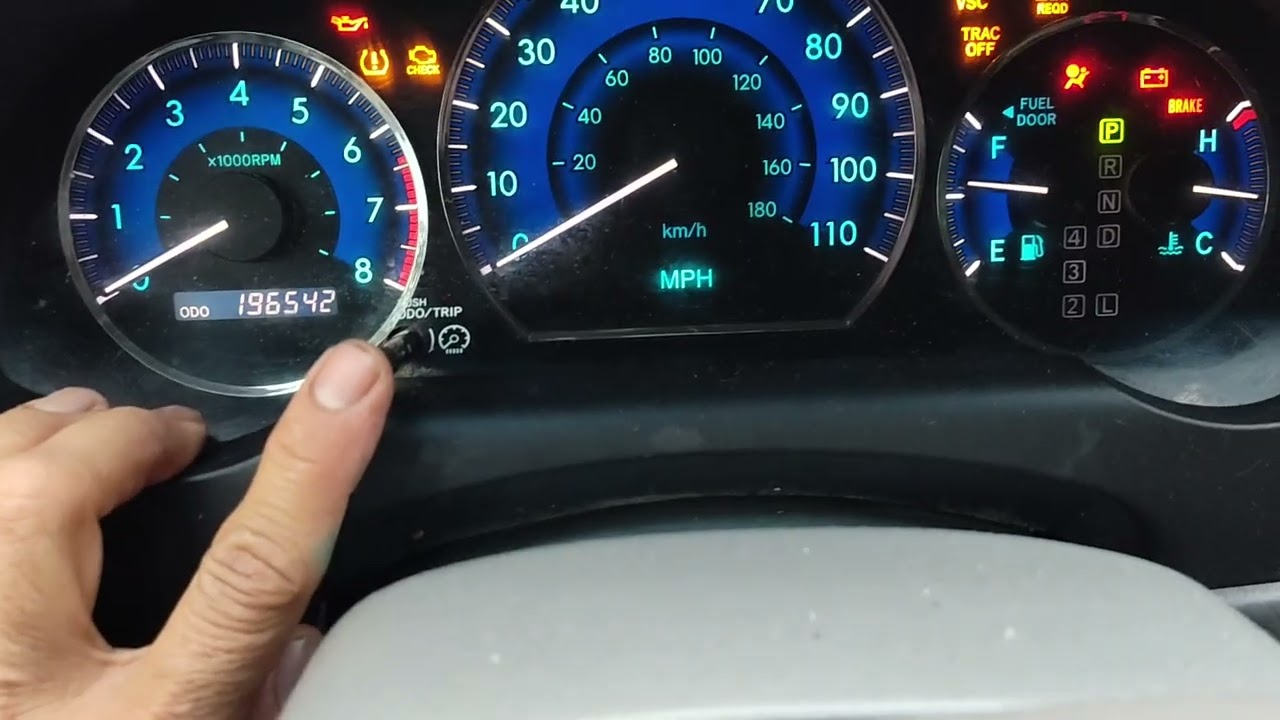 Toyota Sienna 2004-2010: как сбросить индикатор необходимости технического обслуживания на прибор...