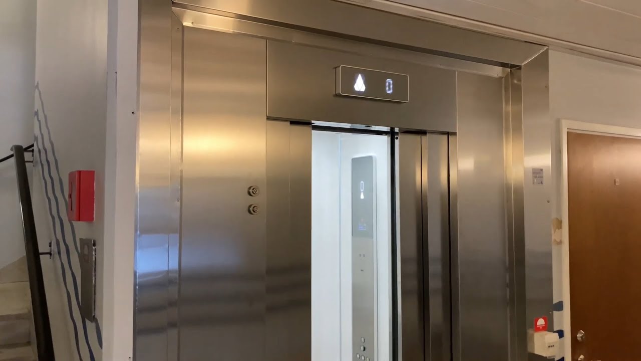 2020 KONE MonoSpace MRL Traction Elevator @ Västra Stationsgatan 7, Bollnäs, Sweden.