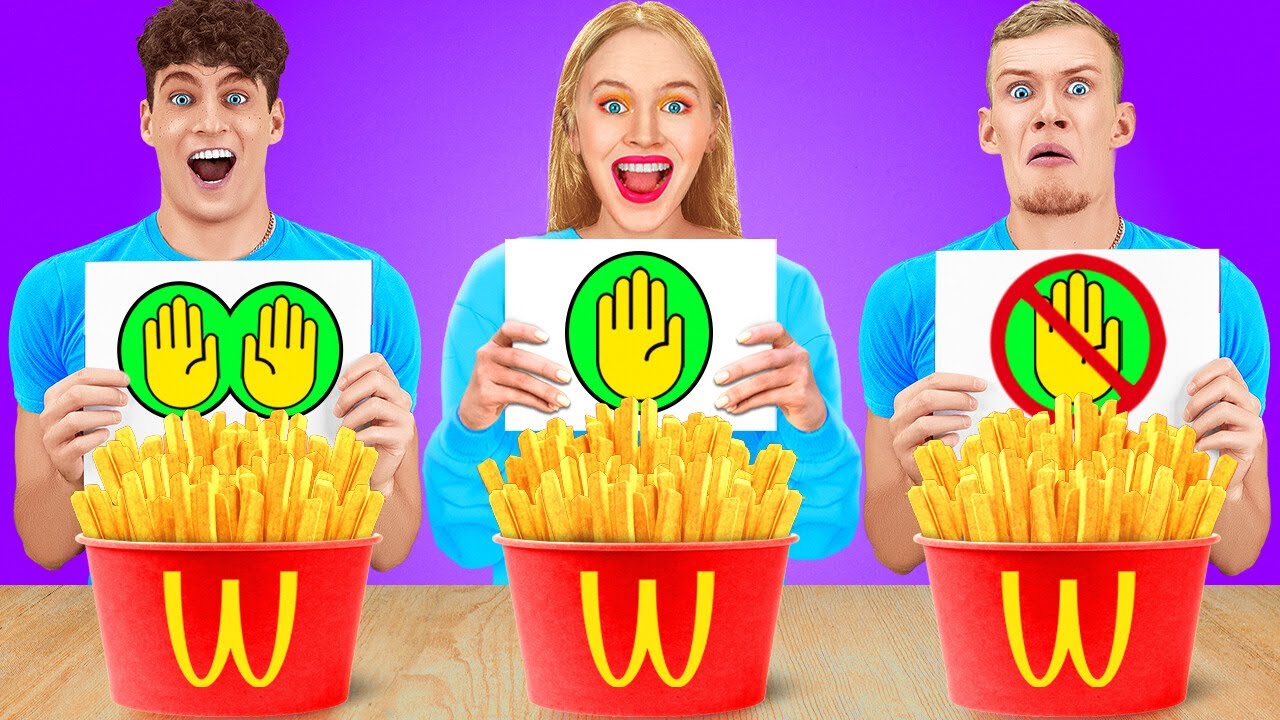 🍪 MICH VS OMA 👵 NEIN VS Einhändig VS Zweihändig Essens-Challenge von 123 GO! TRENDS
