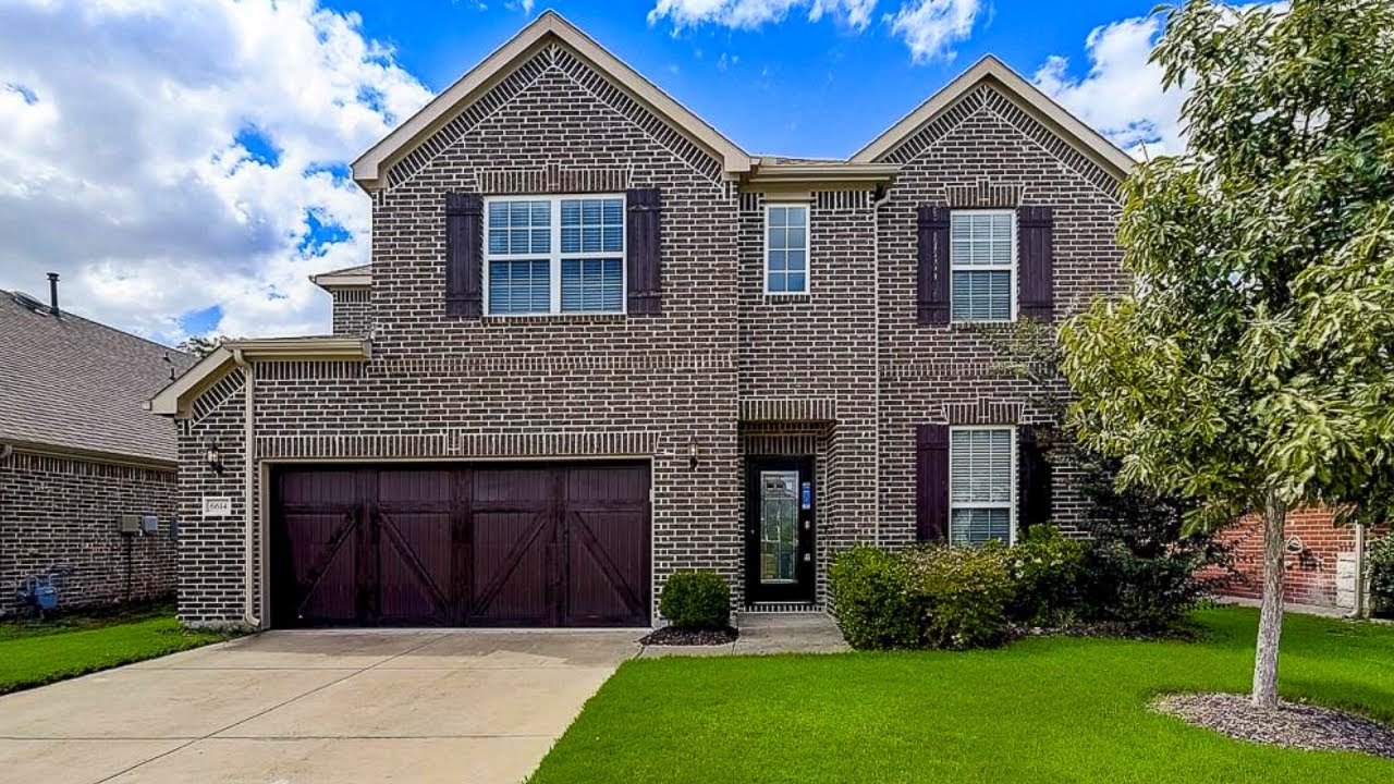 Location! Creek Lot, 2 Master Closets, 3-Car, Separate Guest Suite, NE of Dallas Home For Sale