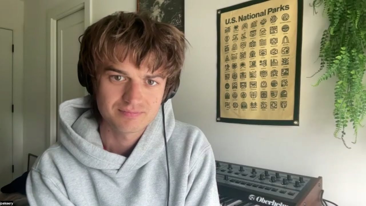 DJO is going on TOUR after filming STRANGER THINGS! | Studio Brussel Interview