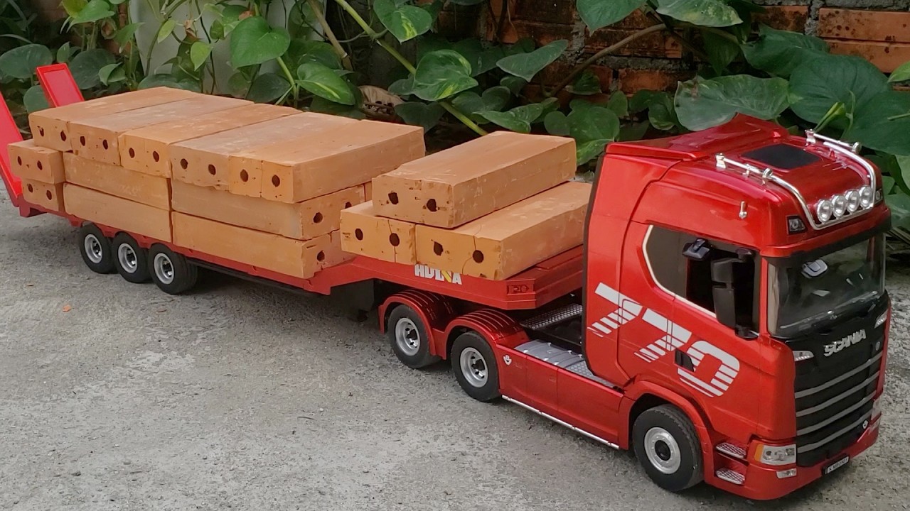 The Scania 770 truck carrying bricks is really strong #truckfun #rctruck #car #xcavator #scaniav8