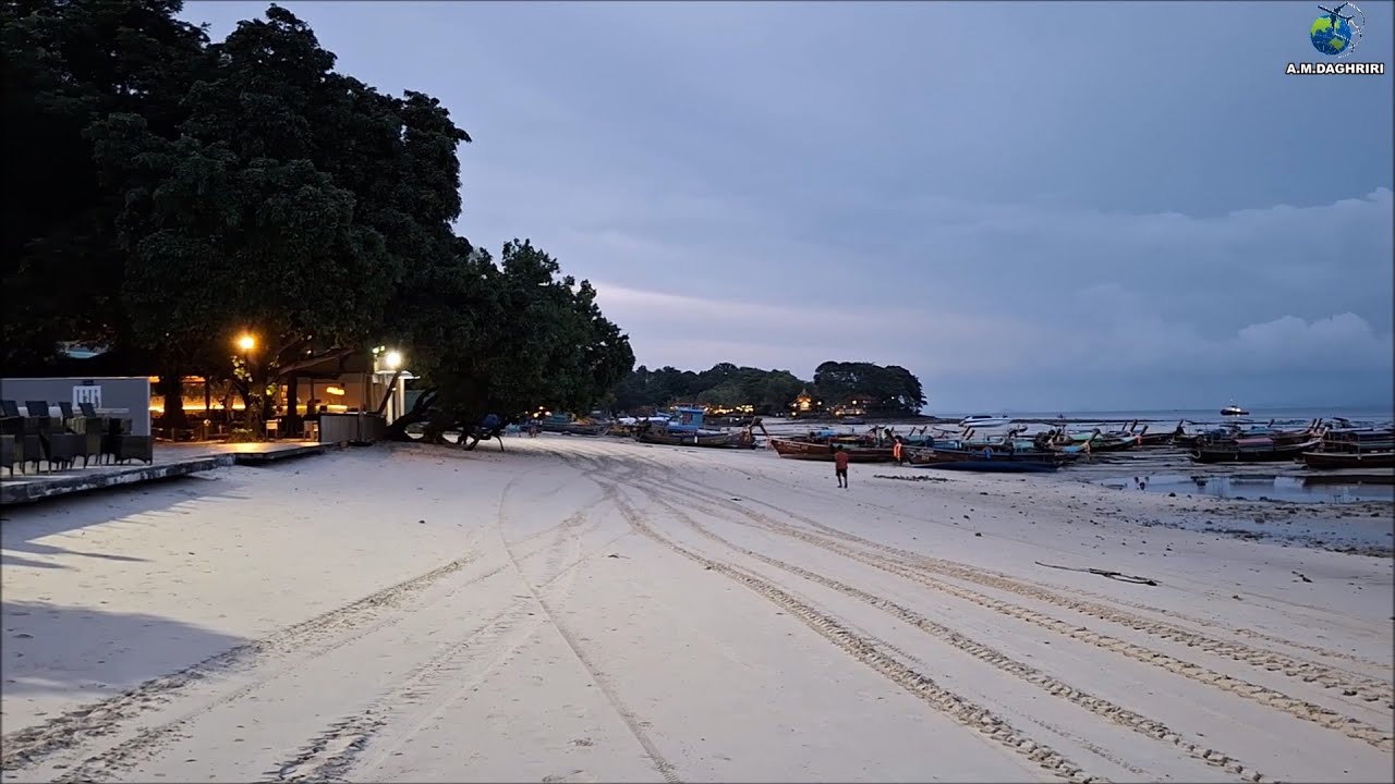 تايلند اليلة الاخيرة في جزيرة في في الجميلة Thailand Last night on the beautiful island of Phi Phi