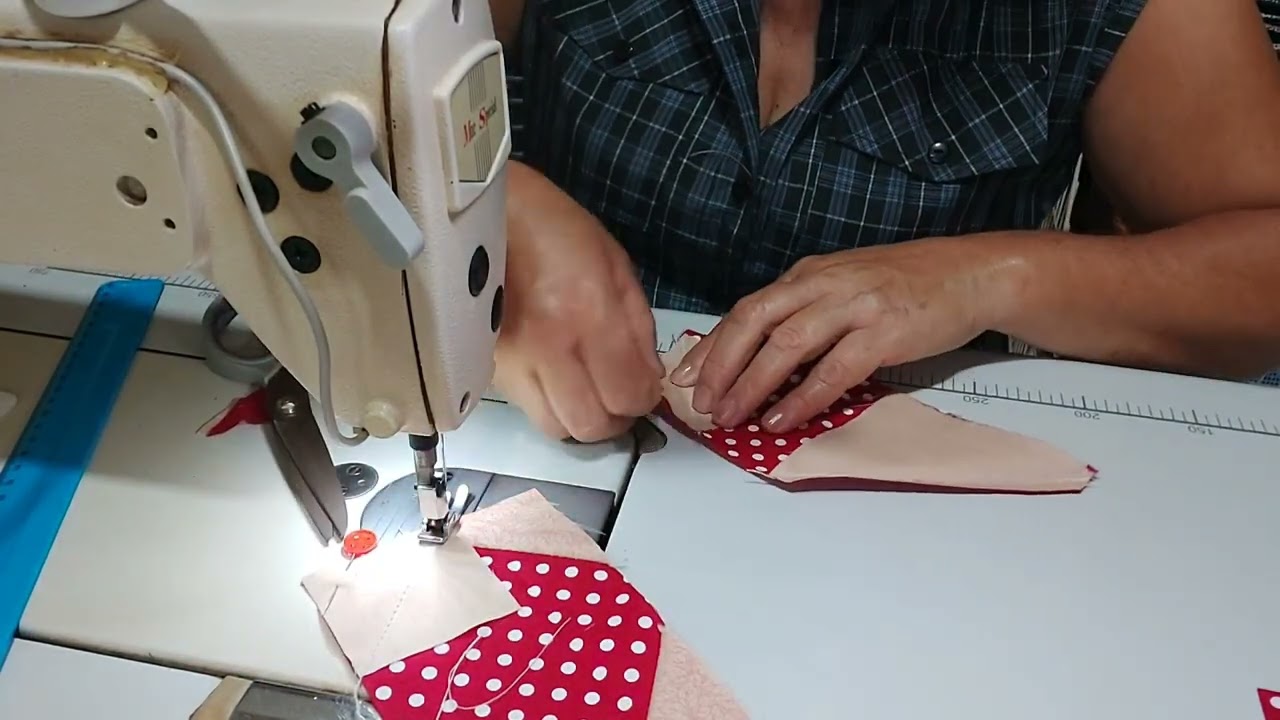 BELÍSSIMO TAPETE DE CORAÇÕES