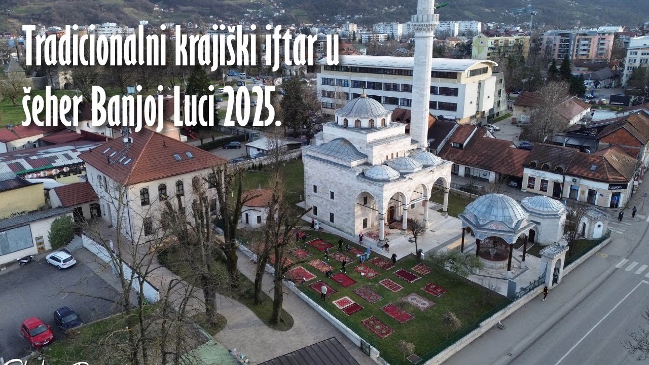 Tradicionalni krajiški iftar u šeher Banjoj Luci u dvorištu Ferhat-pašine džamije 2025. godine