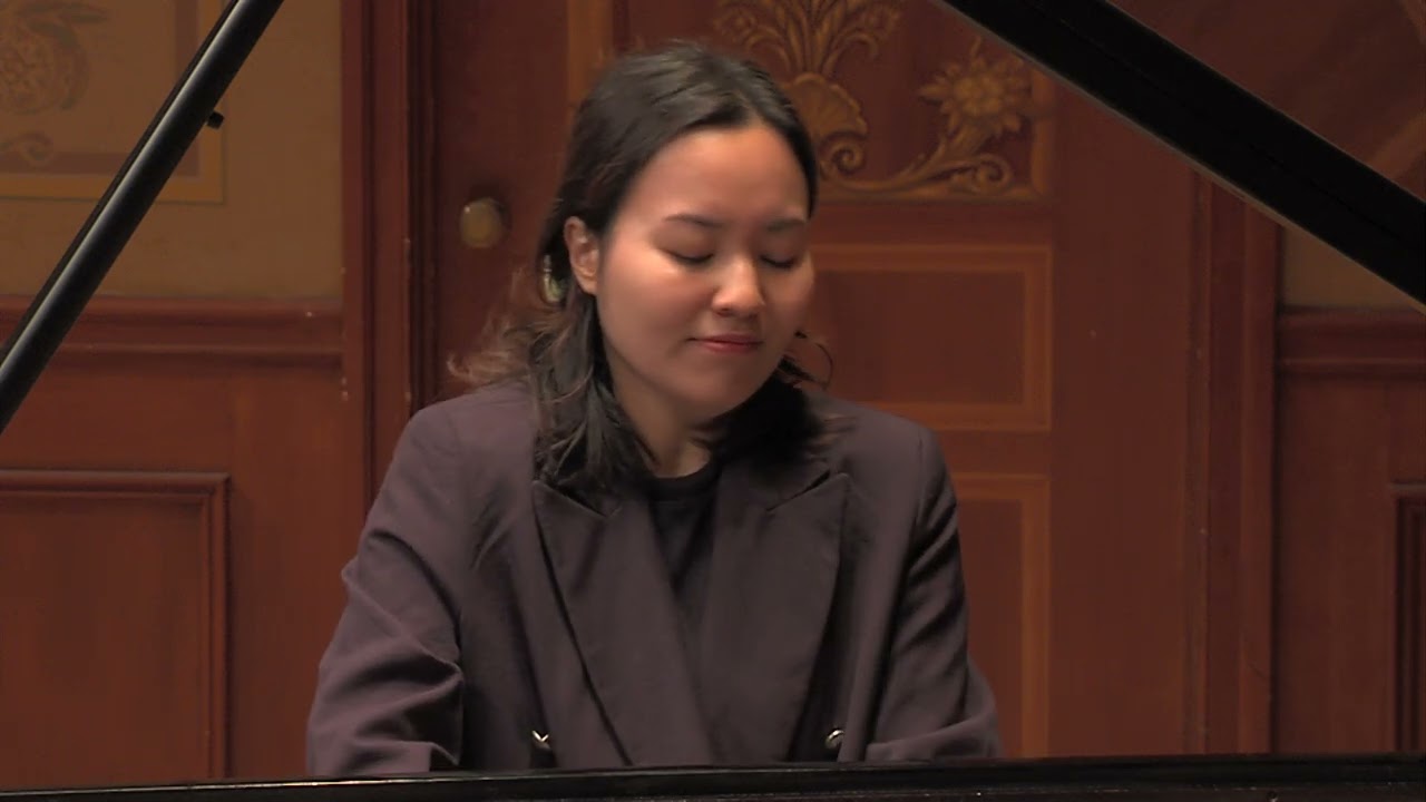 J. Brahms: 6 Klavierstücke, Op. 118 - Khanh Nhi Luong