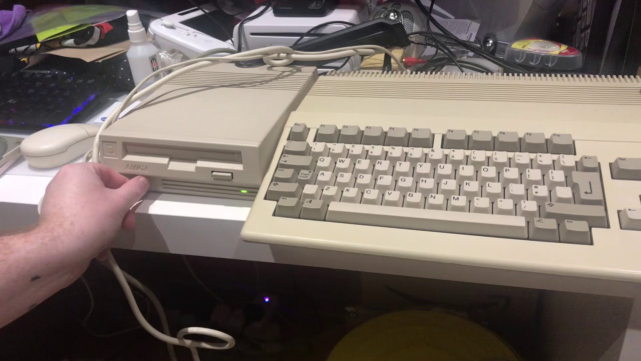 Commodore Amiga A570 power up and testing
