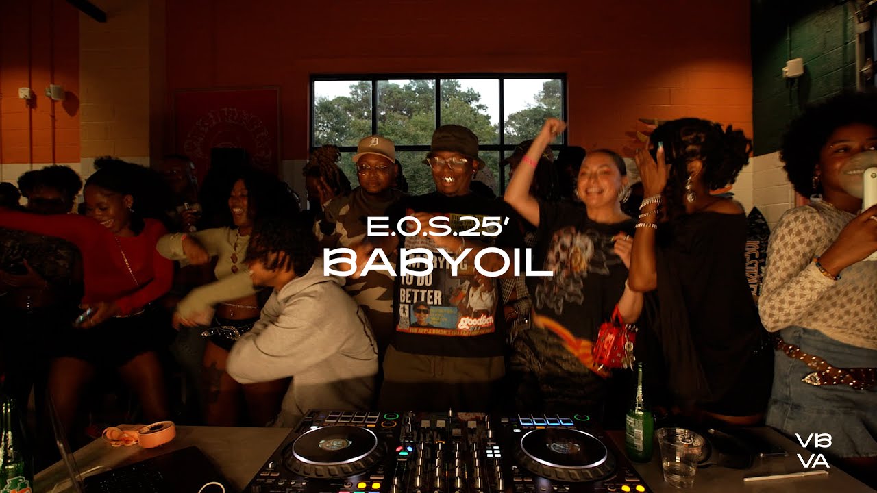"The Living Room" E.O.S.25' с BABYOIL