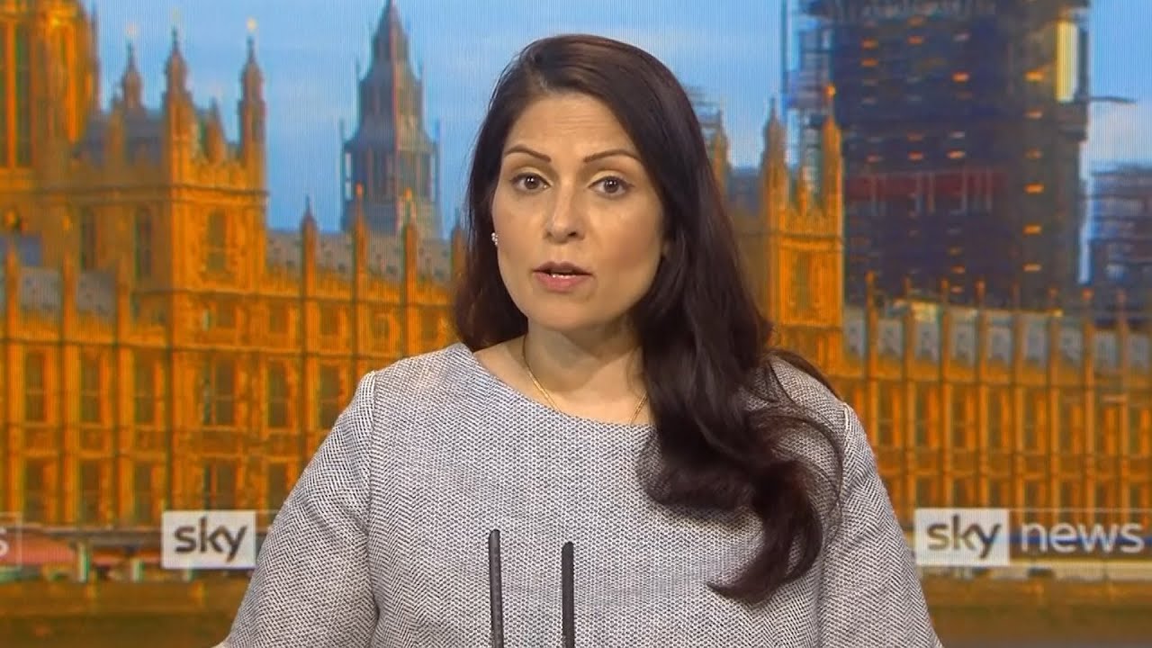 Прити Патель предупреждает о реформах в сфере управления BBC.