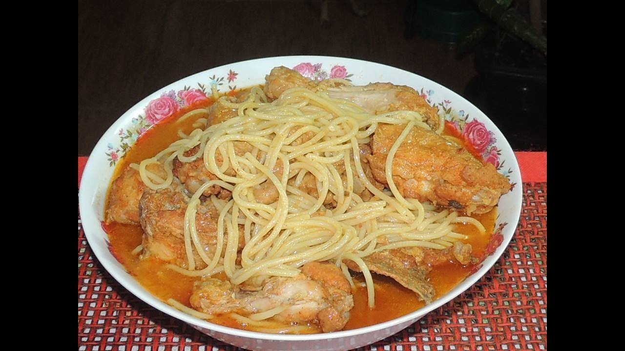 MACARRAO COM FRANGO