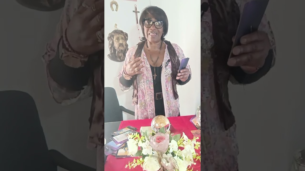 En Quince días el universo conspira para su partida de brujos @ al cementerio.