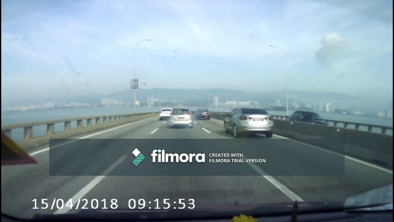Reckless Myvi driver on Penang Bridge