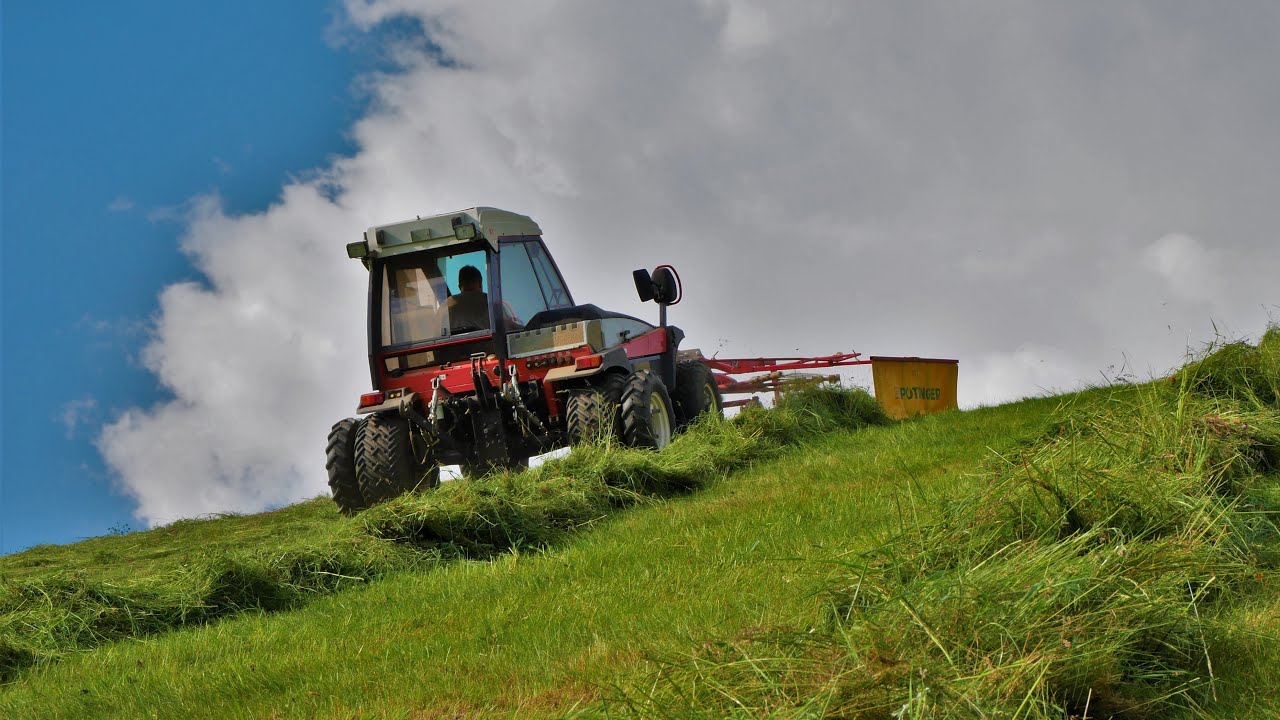 Silieren am Hühnersberg mit Aebi Muli, Reform Metrac und New Holland.
