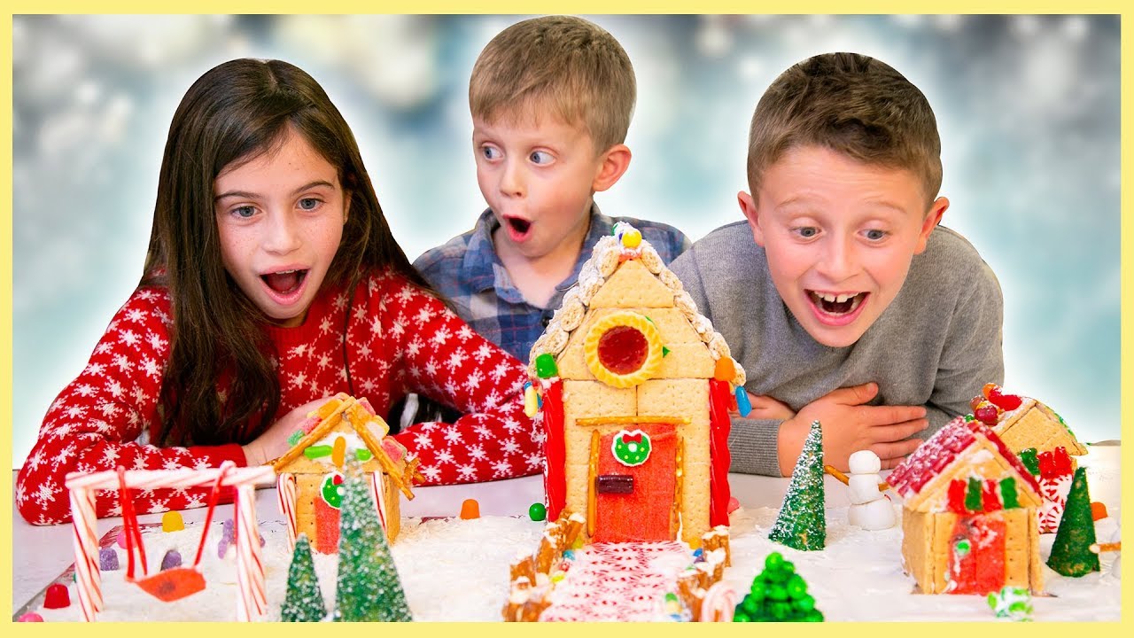 11 Gingerbread House Hacks for the Holidays!