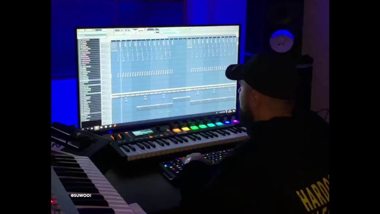 OZ producing the Beat for TRAVIS SCOTT - SICKO MODE 🔊😲