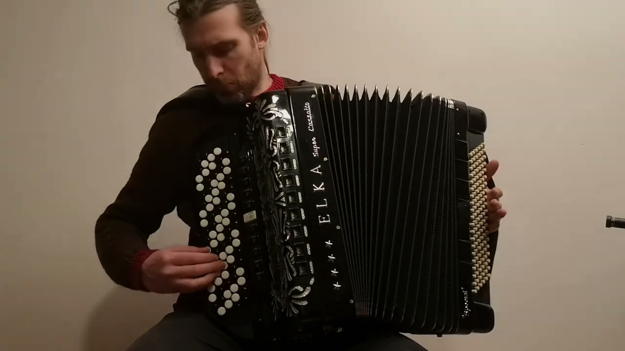 Elka Super Cassotto Special (4/5 reeds, LMMH, double tone chamber) accordion