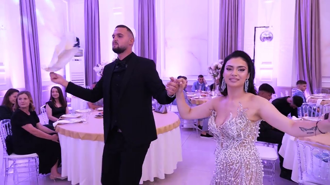 Sa bukur Maturantet hapin mbremjen e tyre. (Matura Divjake 2024)