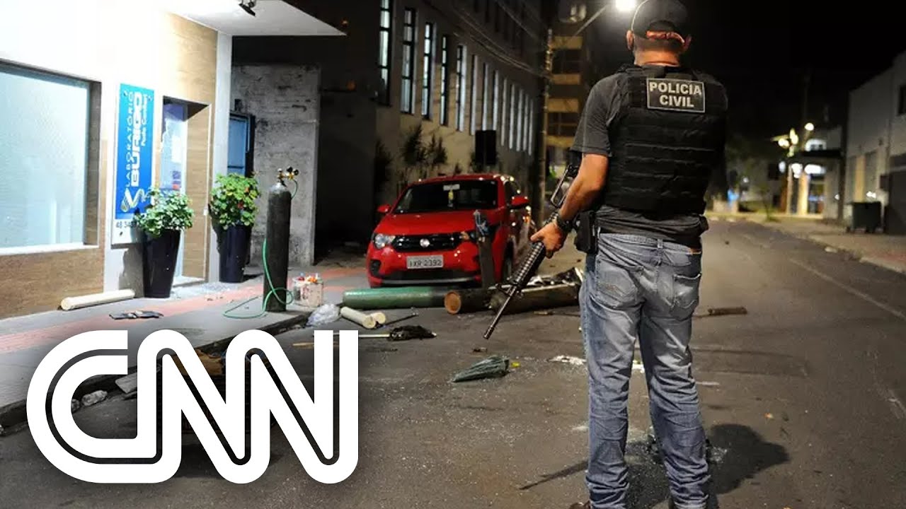 Polícia desativa 4 explosivos deixados por criminosos após assalto em Criciúma | NOVO DIA