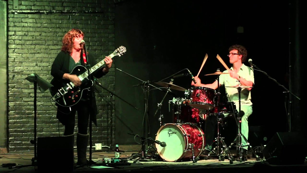 Susan Cowsill / Russ Broussard Duo playing I Love The Flower Girl at Manchester 65