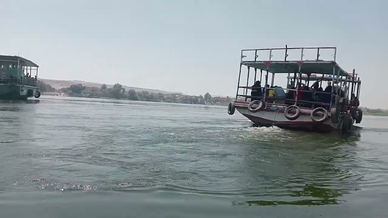 المعدية والمركب لحظة الخروج والوصول لمرسي بني حسن الشروق ،ابوقرقاص ، من الضفة الغربية لنهر النيل