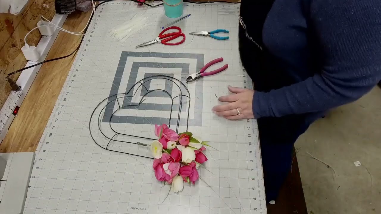 Valentine Heart Tulip Wreath Tutorial