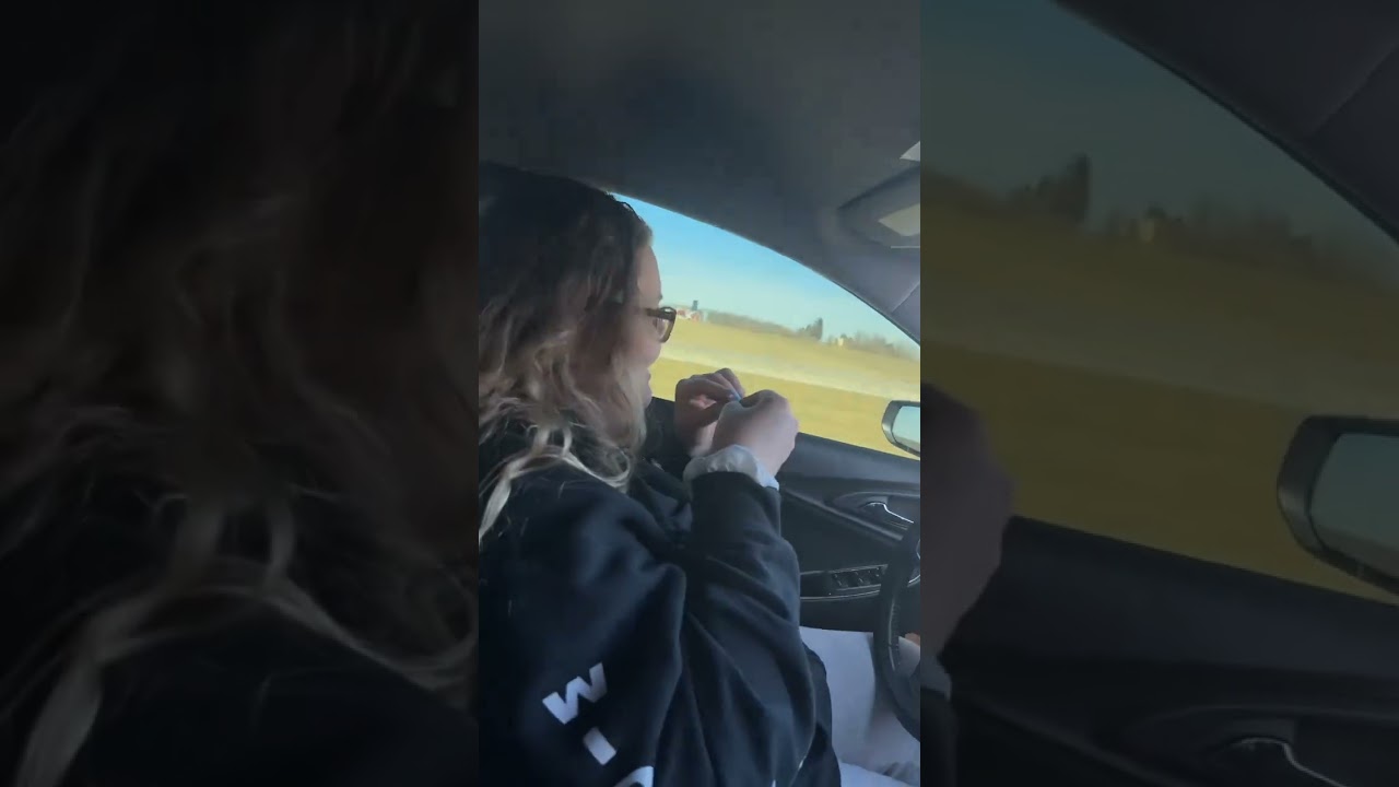 How to Roll a blunt while driving #2023 #420 #smoke #drive #babyledo #viral #highway #rollup #funny