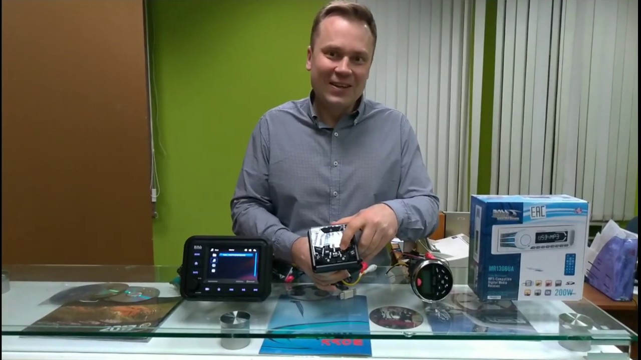 Влагозащищенная магнитола Boss Audio MGV550b (сравнение с mgr350/450)