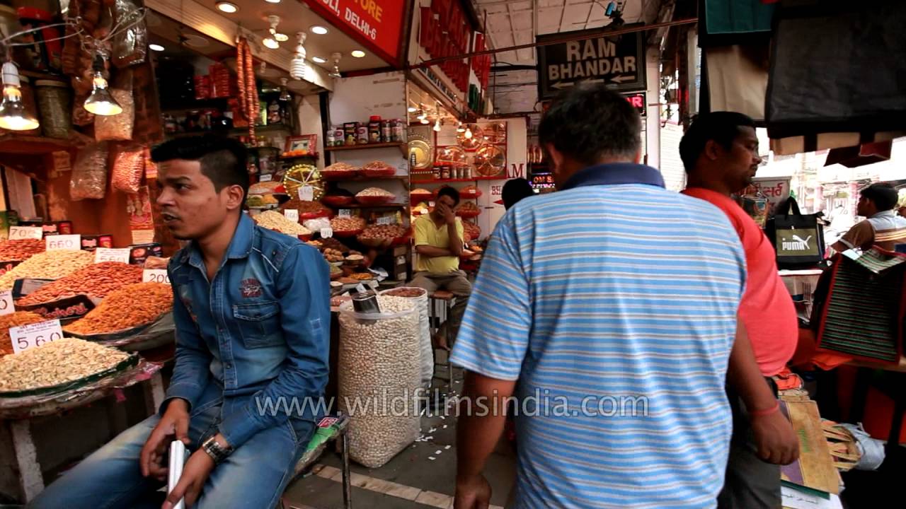 Khari Baoli in Old Delhi : Asia's largest wholesale spice market