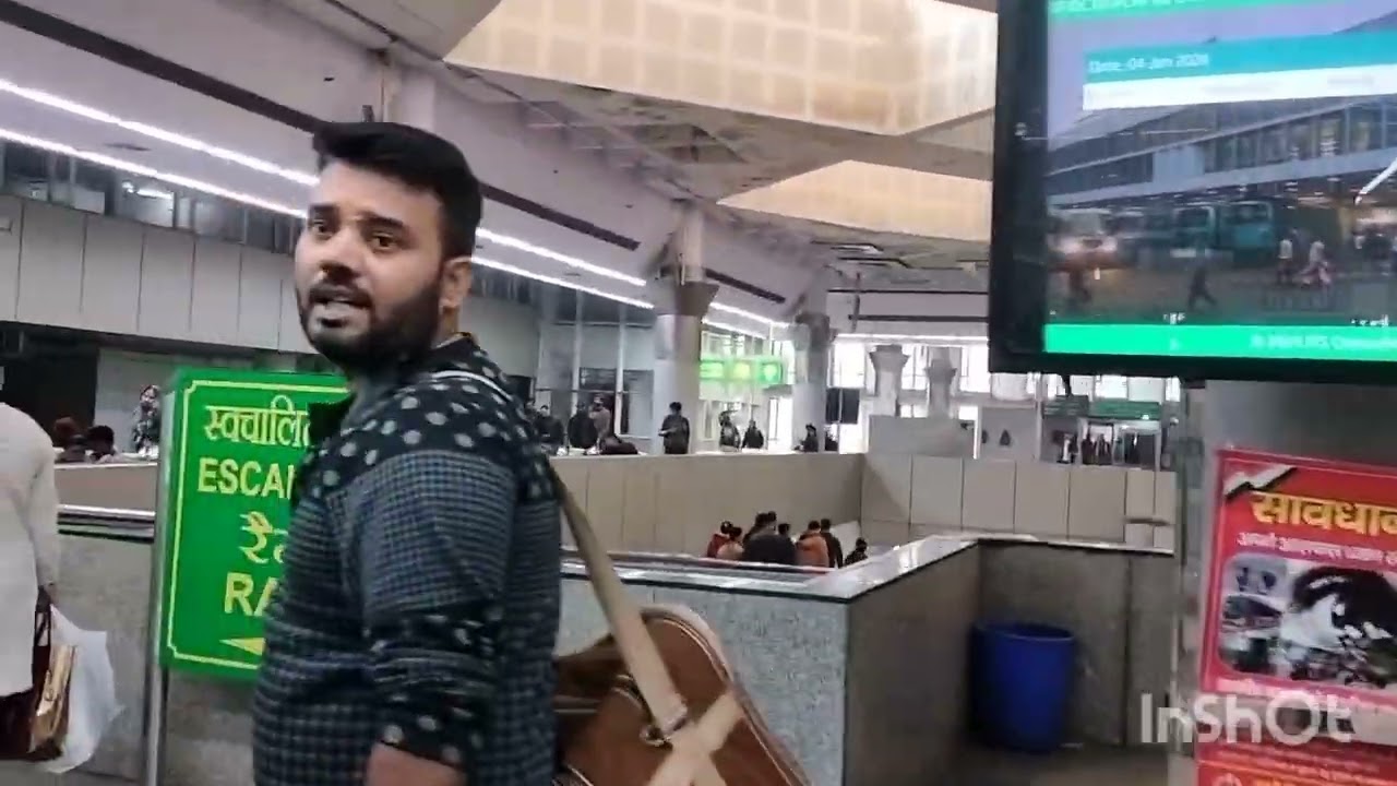 Delhi Bus stand ISBT walking and views to travel in Delhi Bus stand 