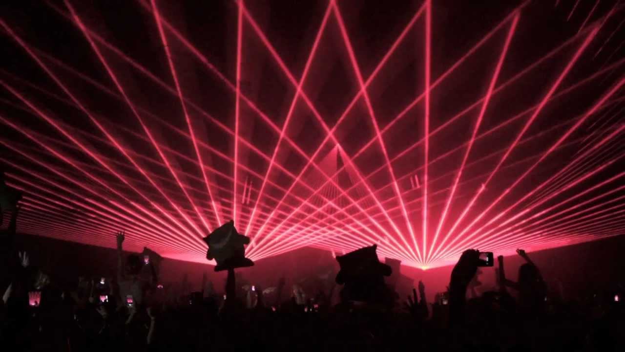 Feed Me & Crystal Fighters - Love Is All I Got (Feed Me's Matilda Remix Live)
