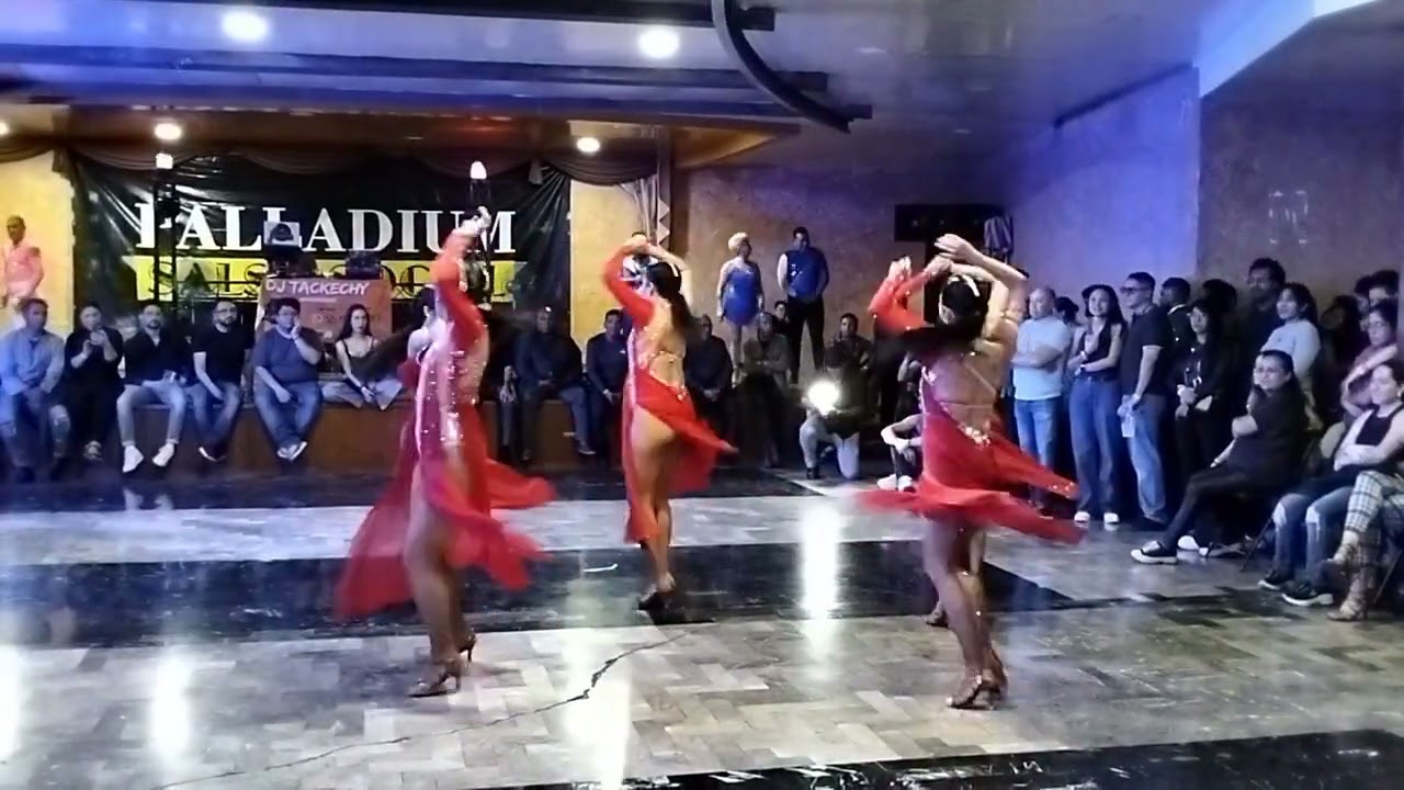 Quiero Morir En Tu Piel con A Flor De Piel Ladies de Denisse Alvmar con Diana de la Orta
