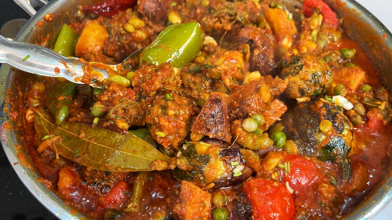 काठियावाड़ी उंधियू जिसे देखकर खानेका मन होही जायेगा | Kathiyawadi Undhiyoo Recipe | Gujarati Undhiyu