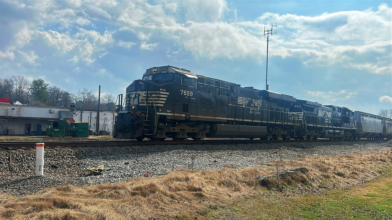 Norfolk Southern 196 with 2 leaders heads North in Rockwood Tennessee 