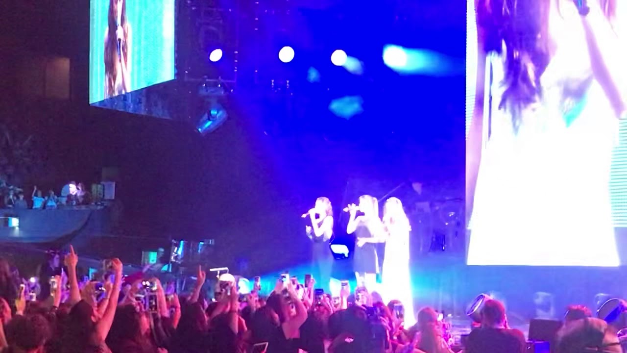 Por Que Te Vas -TINI ft Cali y El Dandee Quiero Volver Tour