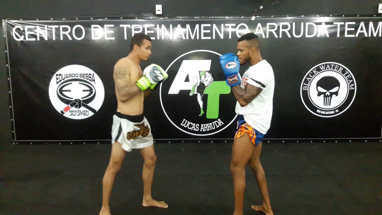T&eacute;cnica de Muay Thai - Contra ataque de cotovelada.