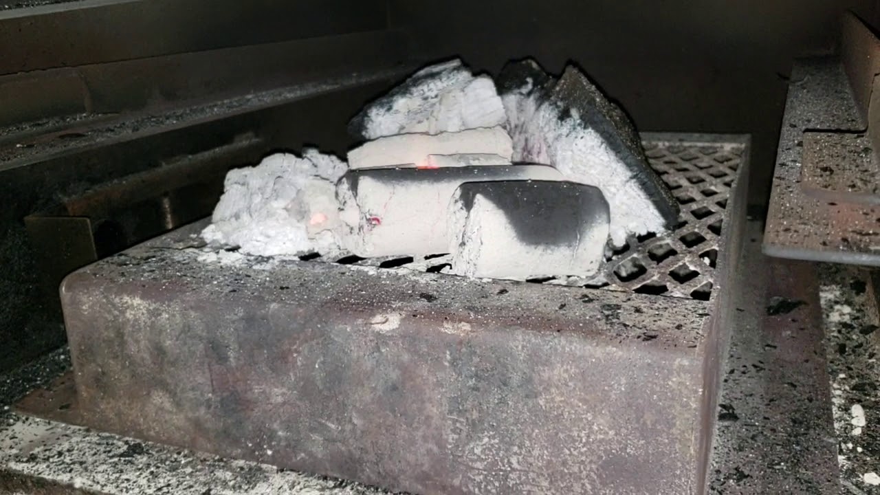 Cooking On My Pitmaker Safe - Flip it!!