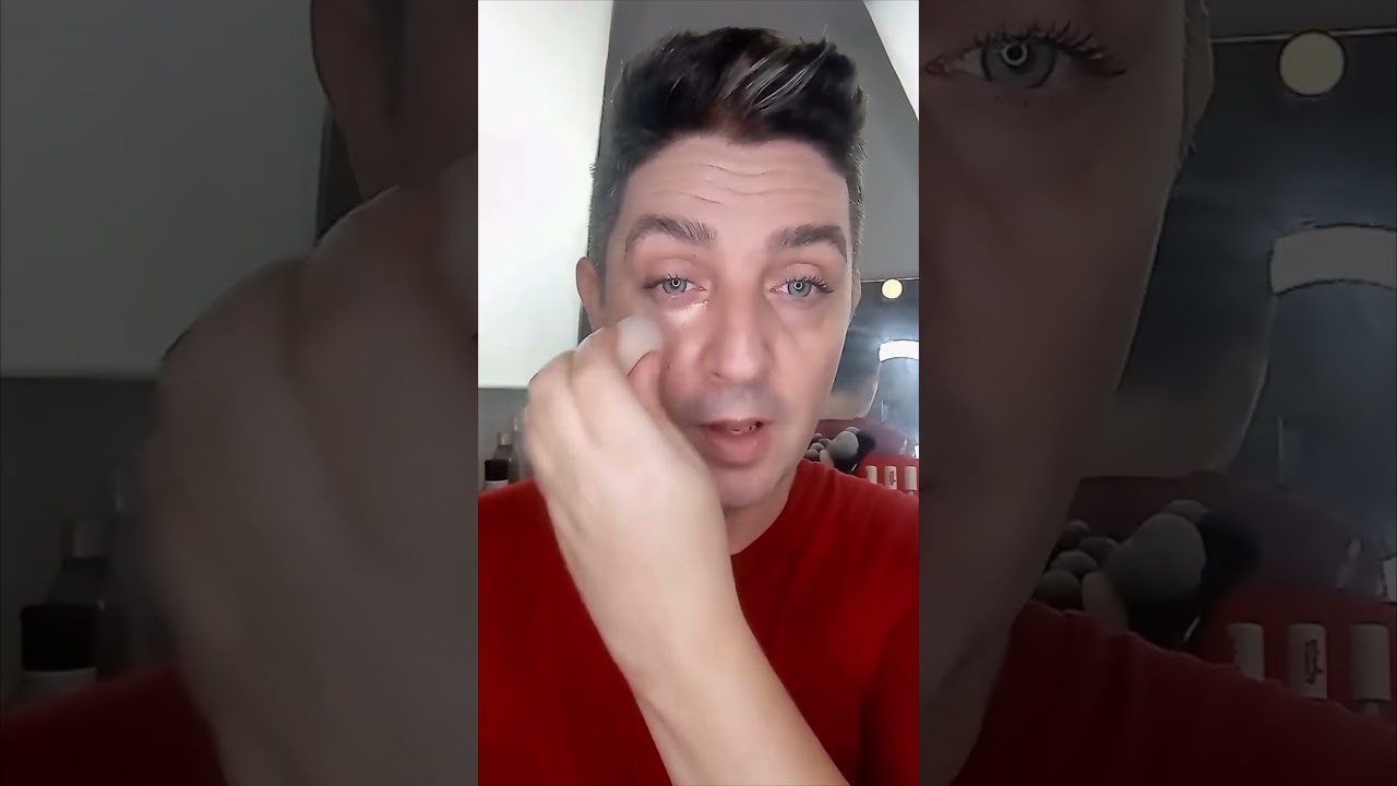 Como colocar el corrector de ojeras como un profesional. 